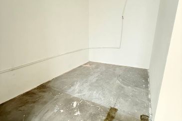 Larkin Idaman , 1st floor shoplot ,  Larkin 