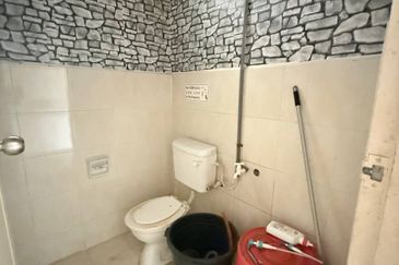 Larkin Idaman , 1st floor shoplot ,  Larkin 