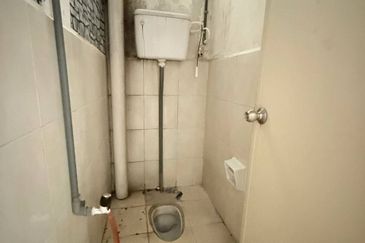 Larkin Idaman , 1st floor shoplot ,  Larkin 