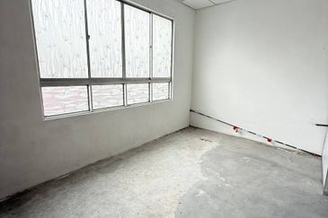 Larkin Idaman , 1st floor shoplot ,  Larkin 