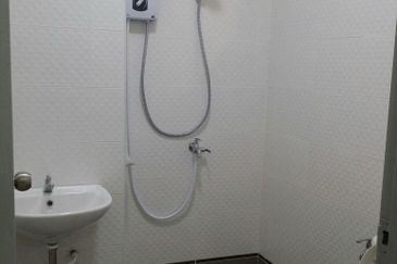 Seasons Luxury Apartments @ Amara Larkin