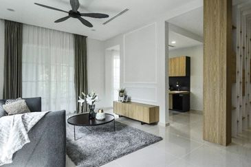 JB Town , Straits View , Double Storey Bungalow