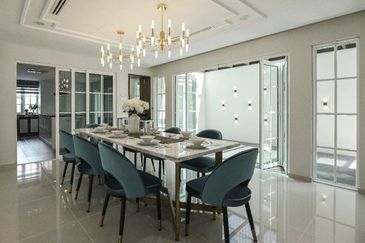 JB Town , Straits View , Double Storey Bungalow