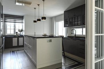 JB Town , Straits View , Double Storey Bungalow