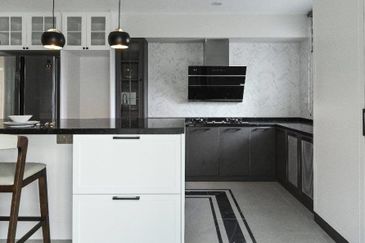 JB Town , Straits View , Double Storey Bungalow