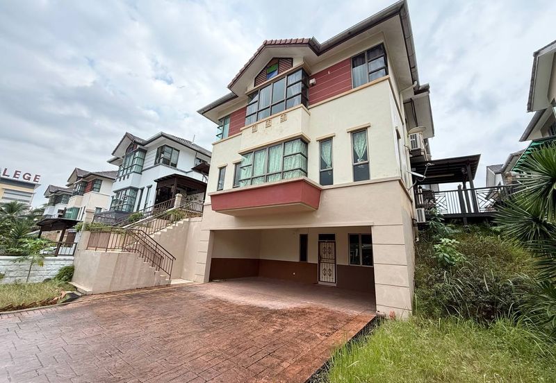 Taman Austin Heights