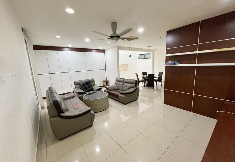 Maple Red, Adda Heights