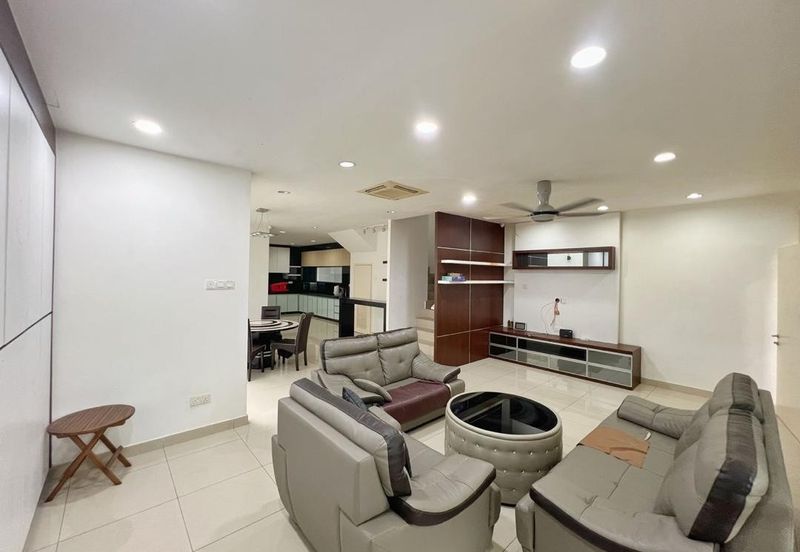 Maple Red, Adda Heights