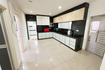 Maple Red, Adda Heights