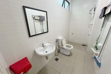 Maple Red, Adda Heights