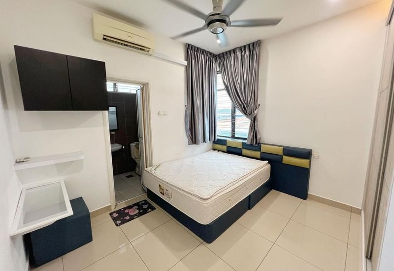 Maple Red, Adda Heights