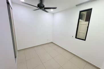 Maple Red, Adda Heights