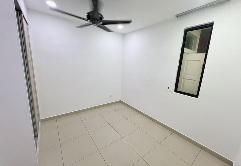 Maple Red, Adda Heights