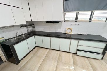 Maple Red, Adda Heights