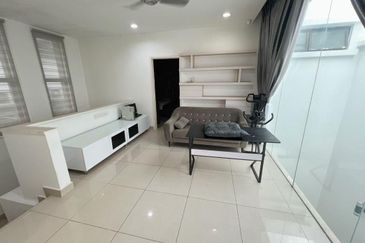 Maple Red, Adda Heights