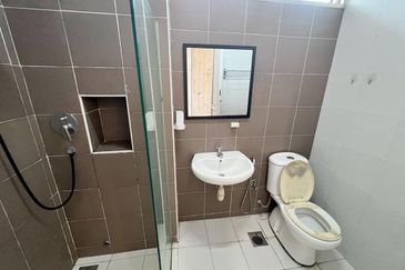 Maple Red, Adda Heights