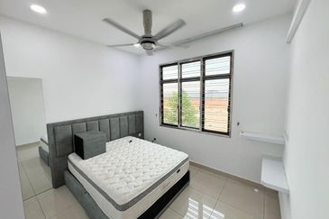 Maple Red, Adda Heights