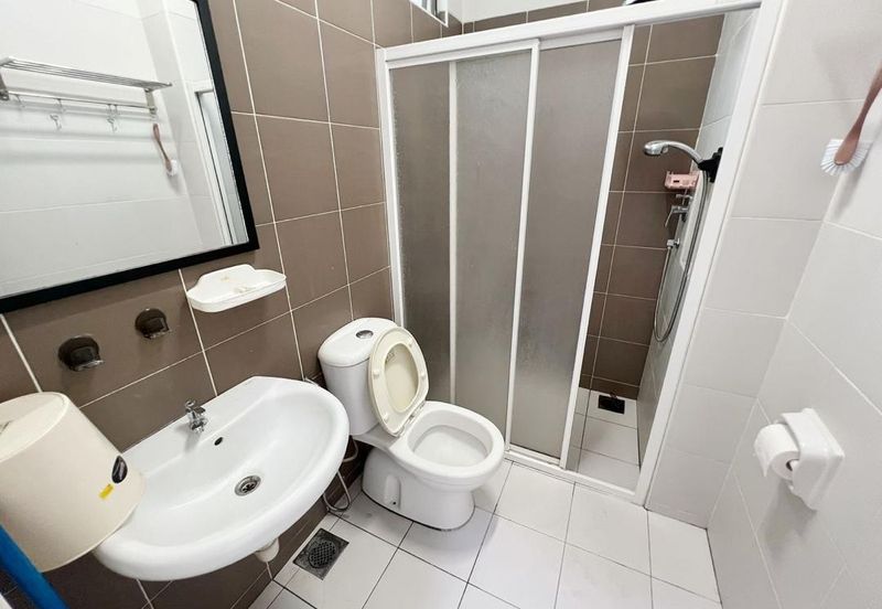 Maple Red, Adda Heights