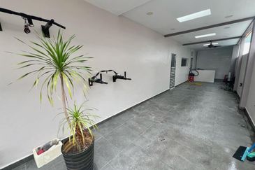 Maple Red, Adda Heights