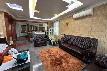 Johor Jaya , Rosmerah Heights , 2 Storey Bungalow 