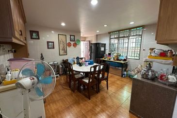 Johor Jaya , Rosmerah Heights , 2 Storey Bungalow 