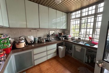 Johor Jaya , Rosmerah Heights , 2 Storey Bungalow 