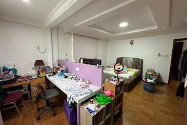 Johor Jaya , Rosmerah Heights , 2 Storey Bungalow 