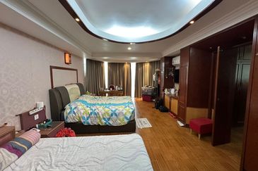 Johor Jaya , Rosmerah Heights , 2 Storey Bungalow 