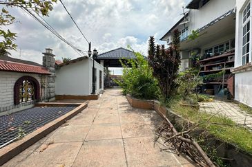 Johor Jaya , Rosmerah Heights , 2 Storey Bungalow 