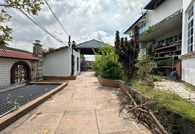 Johor Jaya , Rosmerah Heights , 2 Storey Bungalow 