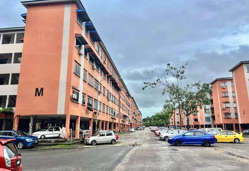 Taman Pulai Utama Flat