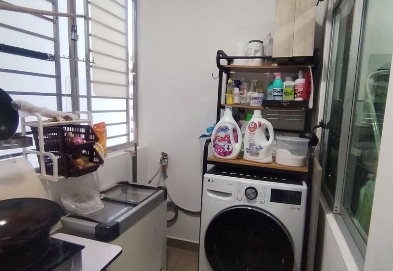 SKS Habitat Apartment, Larkin