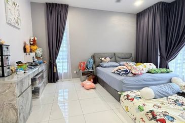 Bukit Indah , Double Storey Corner , Renovated 