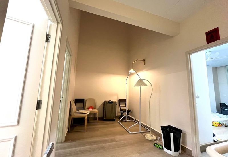 The Fern, Meridin East