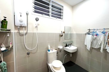 The Fern, Meridin East