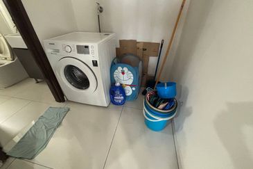 Baypoint @ Country Garden Danga Bay