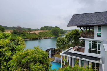 Emerald Bay @ Puteri harbour