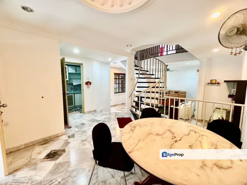 Tampoi Utama , 3 Storey Corner , Fully Extended , Johor, Tampoi