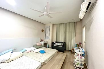 The Fern, Meridin East