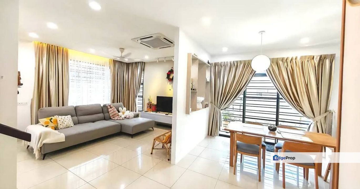 Desa Tebrau , Clarinet , Double Storey Endlot , Johor, Johor Bahru