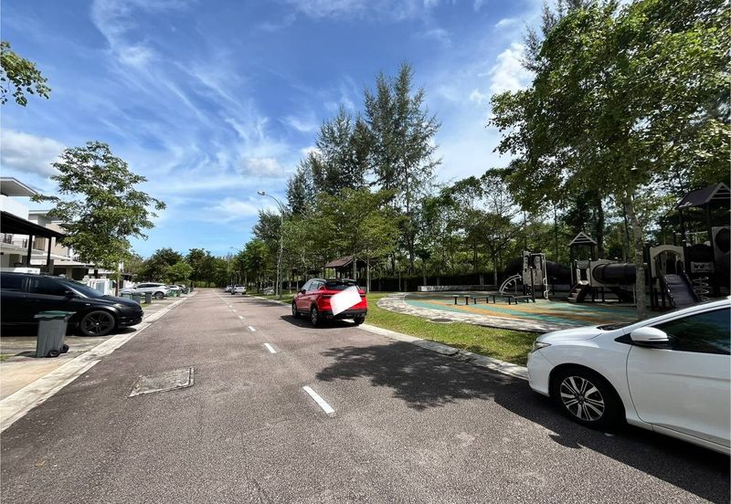 The Canal Garden South, Horizon Hills