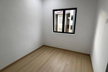 Taman Flora Heights Flat