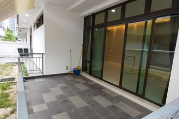 Featherstone @Eco Botanic