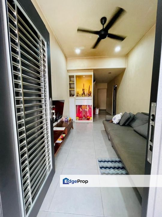 Taman Molek , 1.5 Storey , Renovated , 3 Bed, Johor, Johor Bahru