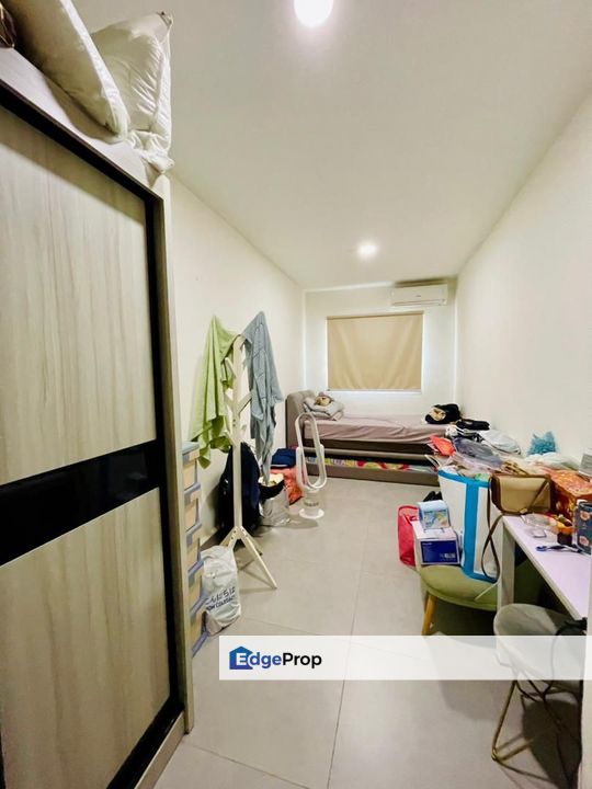 Taman Molek , 1.5 Storey , Renovated , 3 Bed, Johor, Johor Bahru
