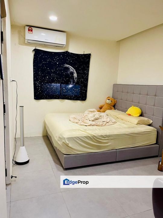 Taman Molek , 1.5 Storey , Renovated , 3 Bed, Johor, Johor Bahru