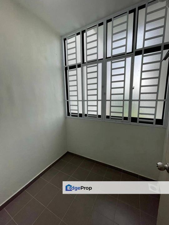 Jentayu Residency , Tampoi , Block B , 2 Car Park , Johor, Tampoi