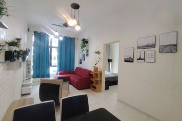 D'Summit Residences @ Kempas Utama