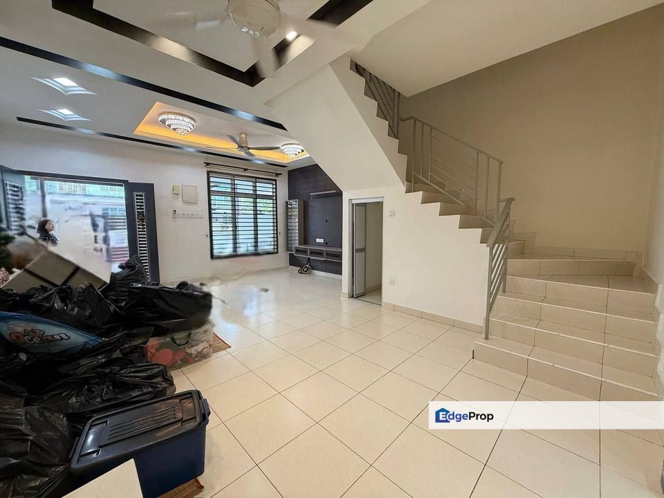 Taman Scientex Senai. , 2.5 Storey , Renovated , Johor, Senai