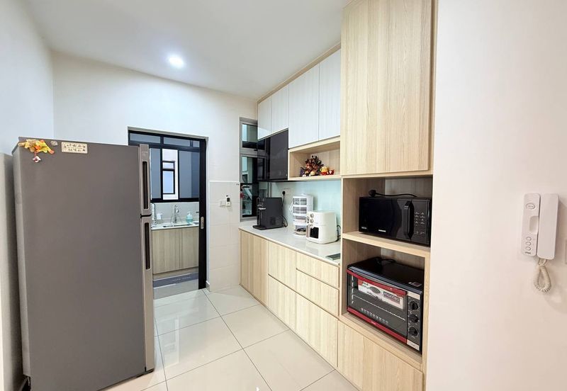 Meridin Bayvue Apartment